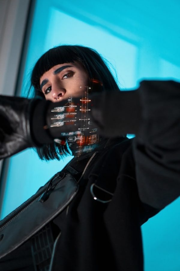 Reloj futurista